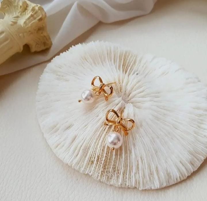 gloden bow earring gloden bow earring